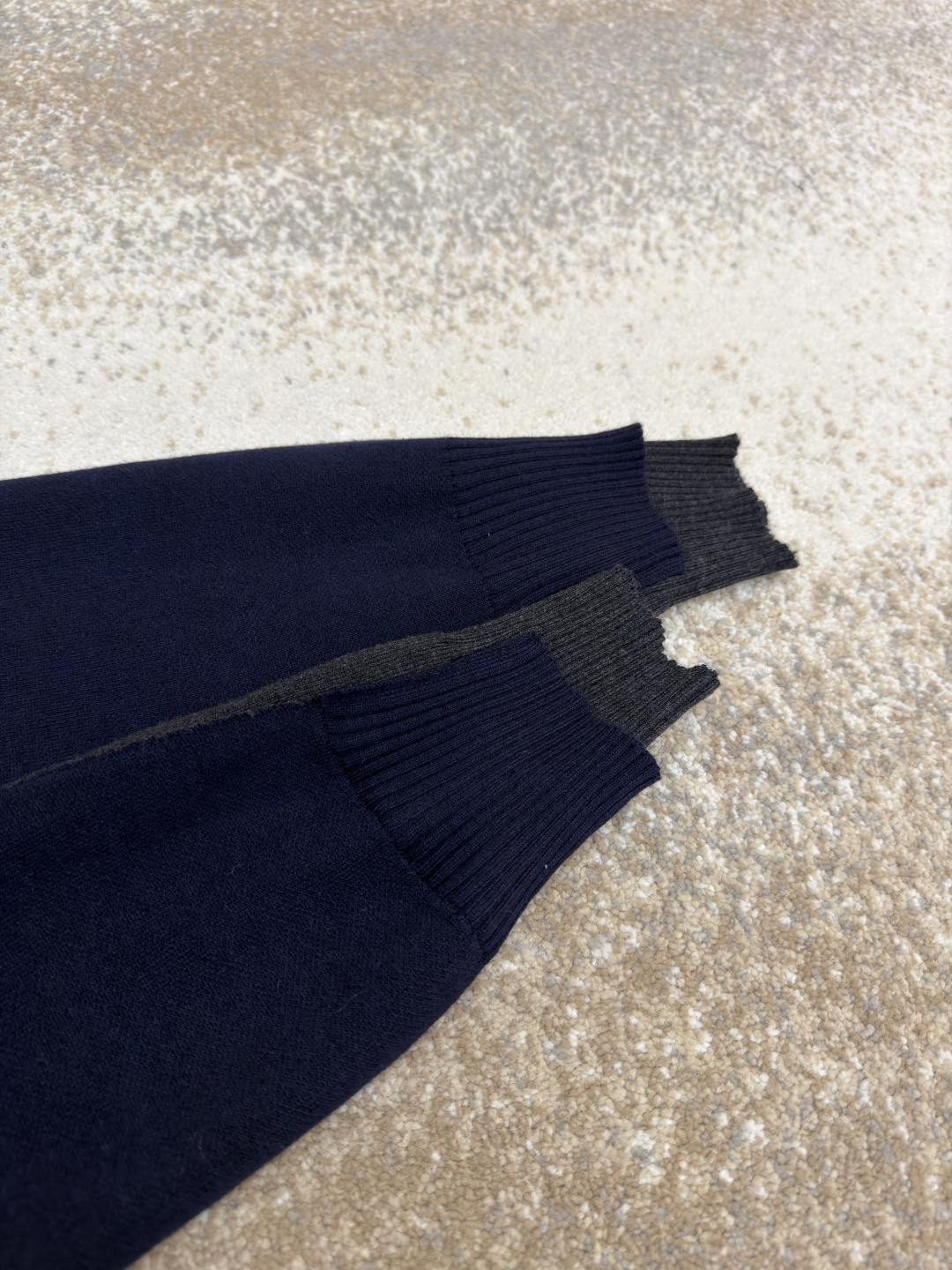 MIU MIU 缪缪 拼色假两件V领开衫 毛衣 外套 长袖 灰色 蓝色 B0 MMF918-15RK-F0G55-S-OOO