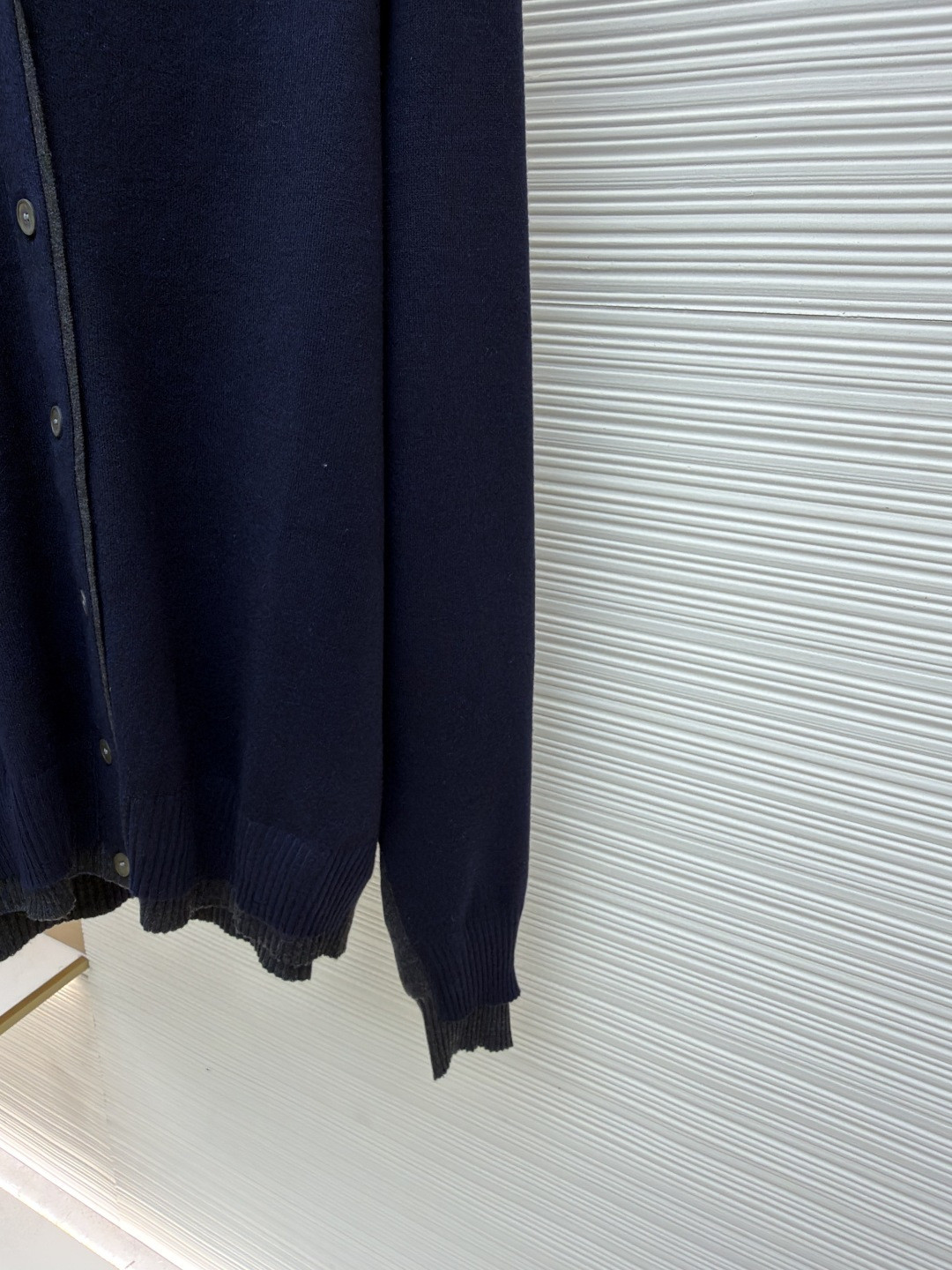 MIU MIU 缪缪 拼色假两件V领开衫 毛衣 外套 长袖 灰色 蓝色 B0 MMF918-15RK-F0G55-S-OOO