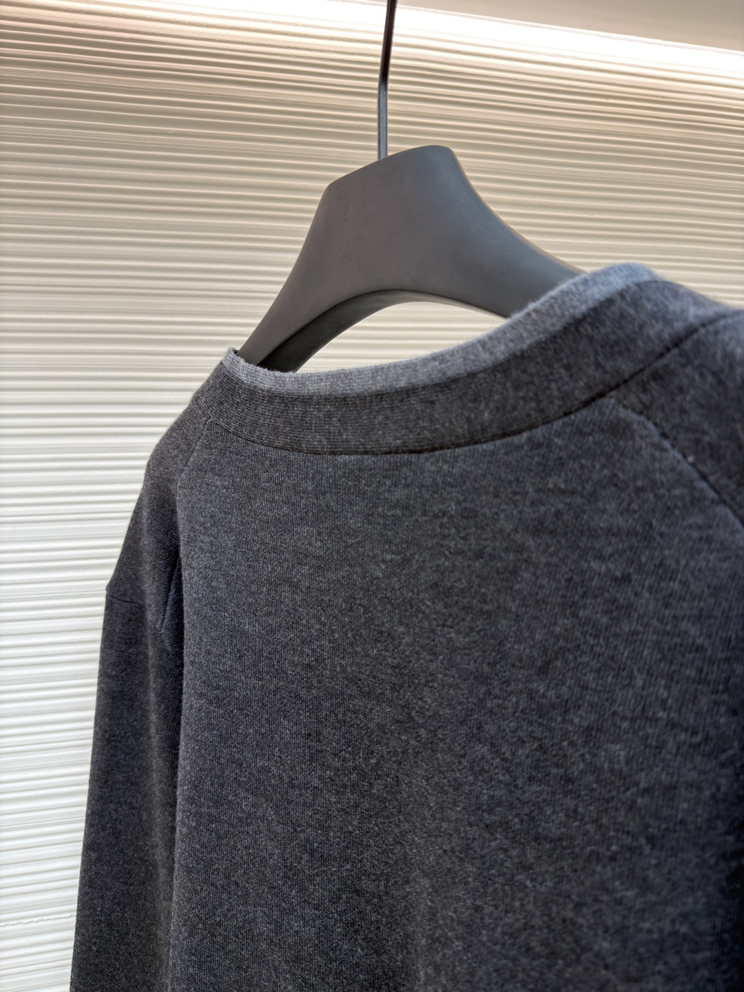 MIU MIU 缪缪 拼色假两件V领开衫 毛衣 外套 长袖 灰色 蓝色 B0 MMF918-15RK-F0G55-S-OOO