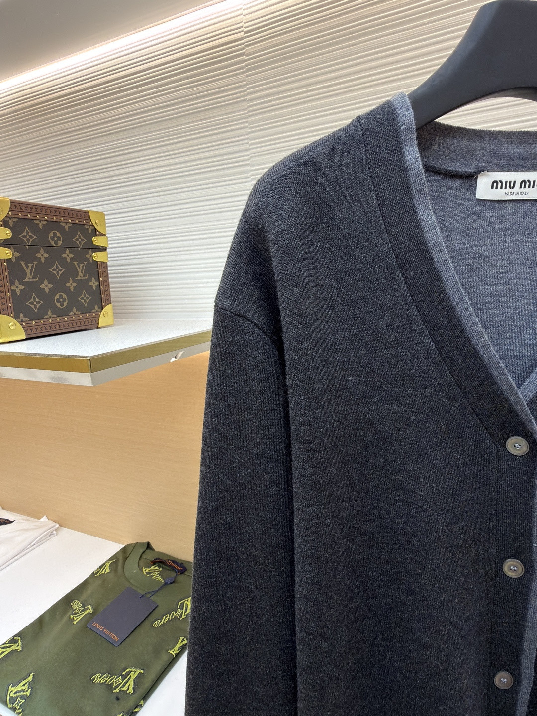 MIU MIU 缪缪 拼色假两件V领开衫 毛衣 外套 长袖 灰色 蓝色 B0 MMF918-15RK-F0G55-S-OOO