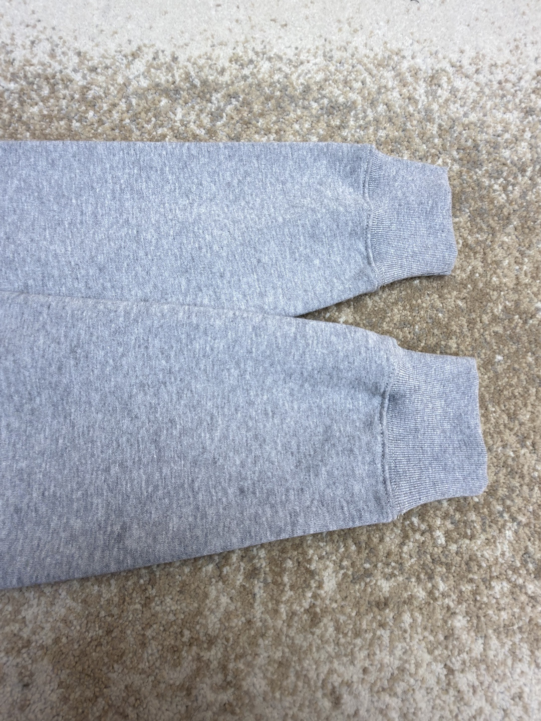 GUCCl 古驰锁扣刺绣圆领卫衣 外套 长袖 灰色 A5 848737-XJHOK-1056