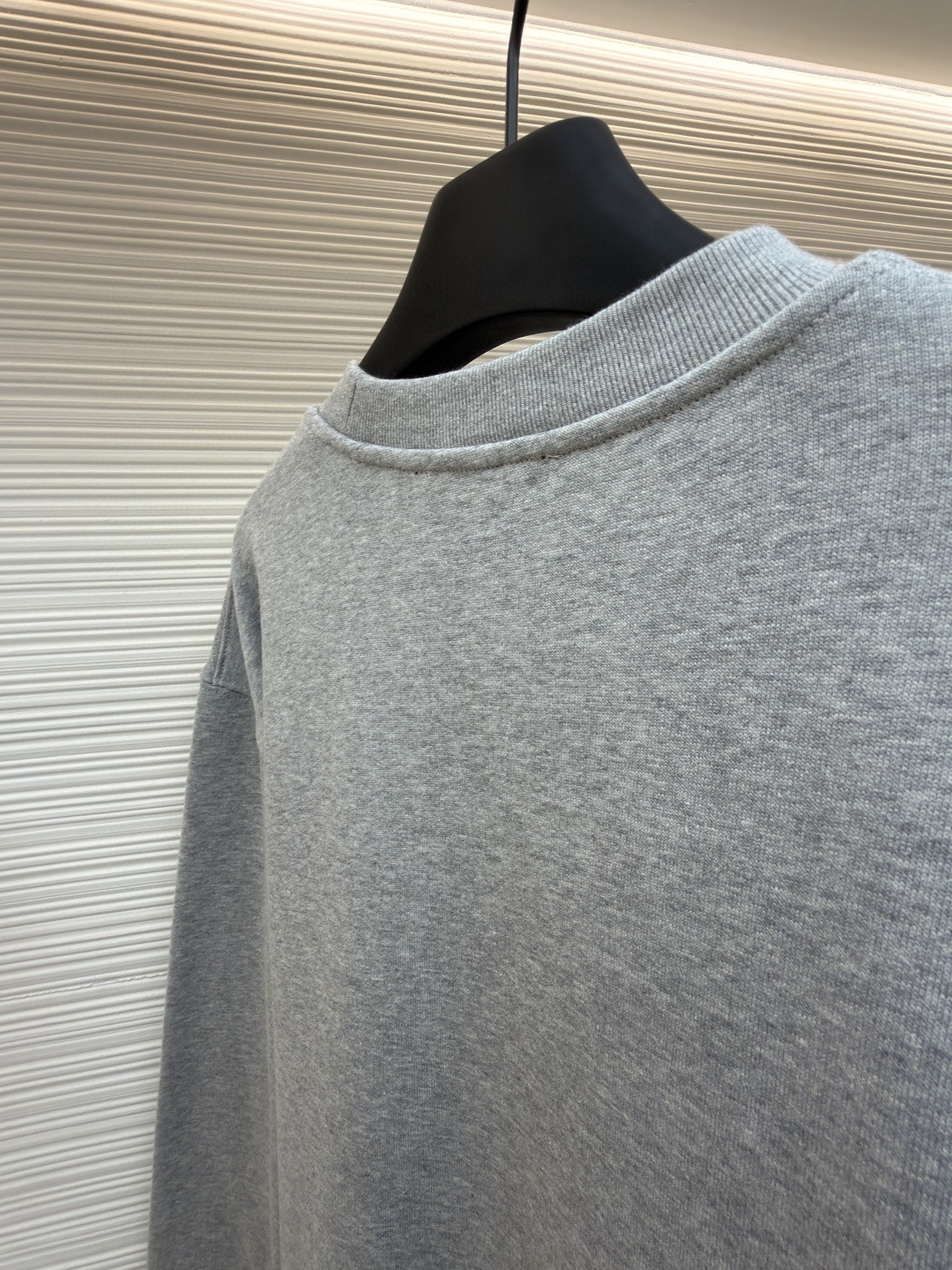 GUCCl 古驰锁扣刺绣圆领卫衣 外套 长袖 灰色 A5 848737-XJHOK-1056