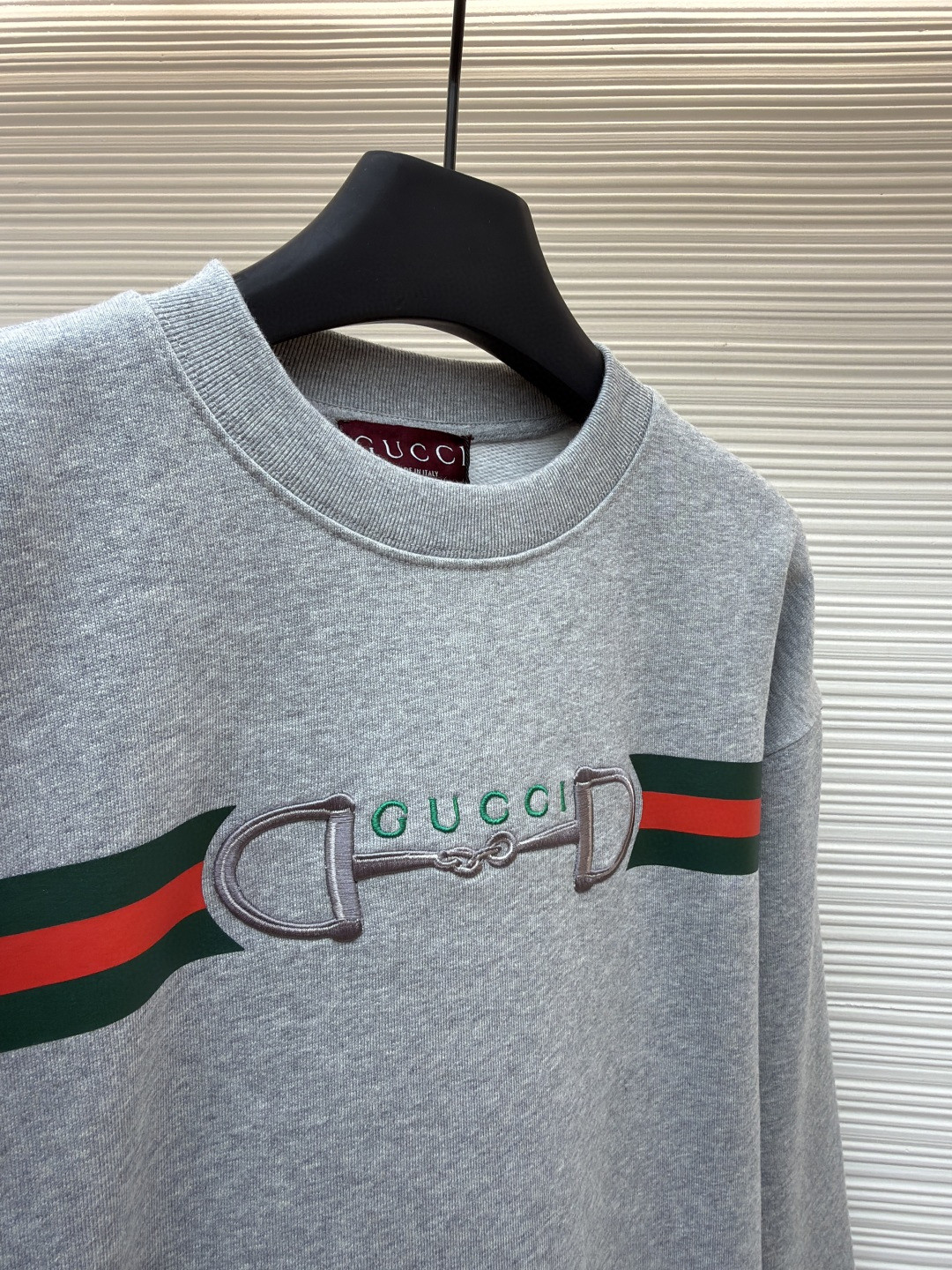 GUCCl 古驰锁扣刺绣圆领卫衣 外套 长袖 灰色 A5 848737-XJHOK-1056