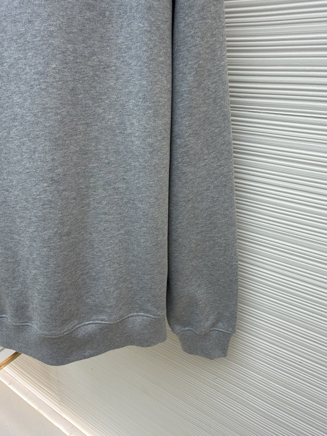 GUCCl 古驰锁扣刺绣圆领卫衣 外套 长袖 灰色 A5 848737-XJHOK-1056