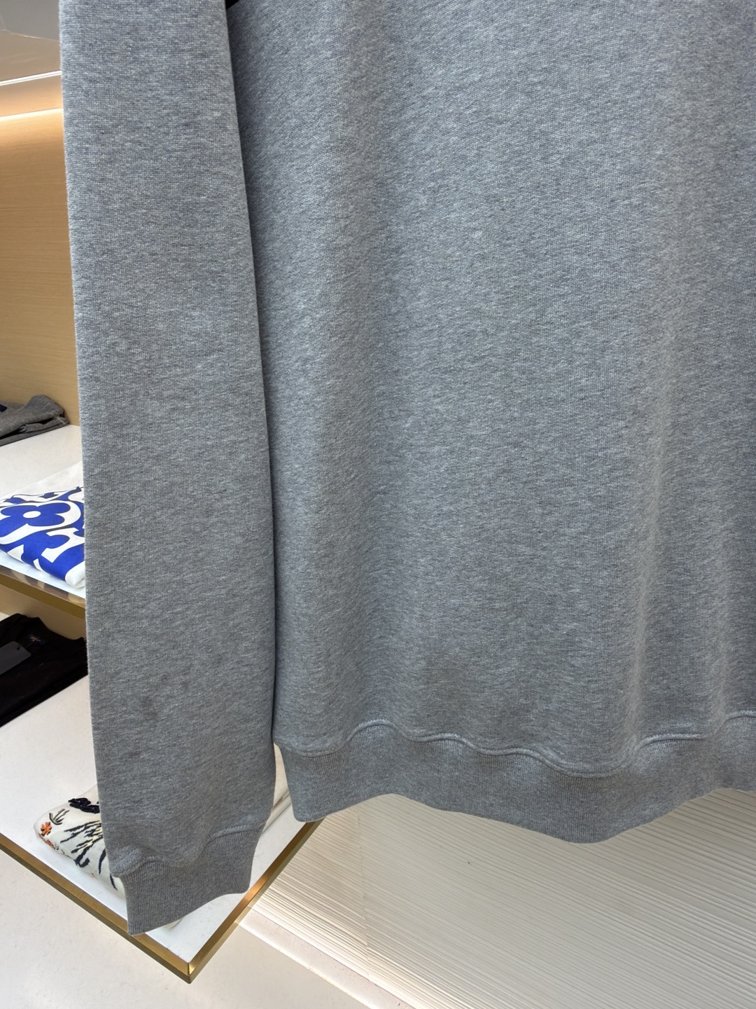 GUCCl 古驰锁扣刺绣圆领卫衣 外套 长袖 灰色 A5 848737-XJHOK-1056