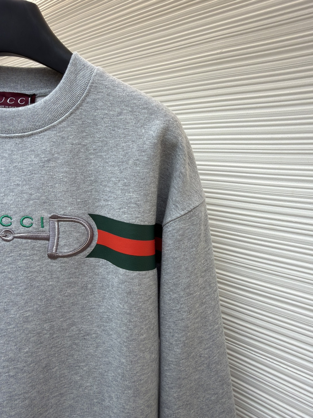 GUCCl 古驰锁扣刺绣圆领卫衣 外套 长袖 灰色 A5 848737-XJHOK-1056