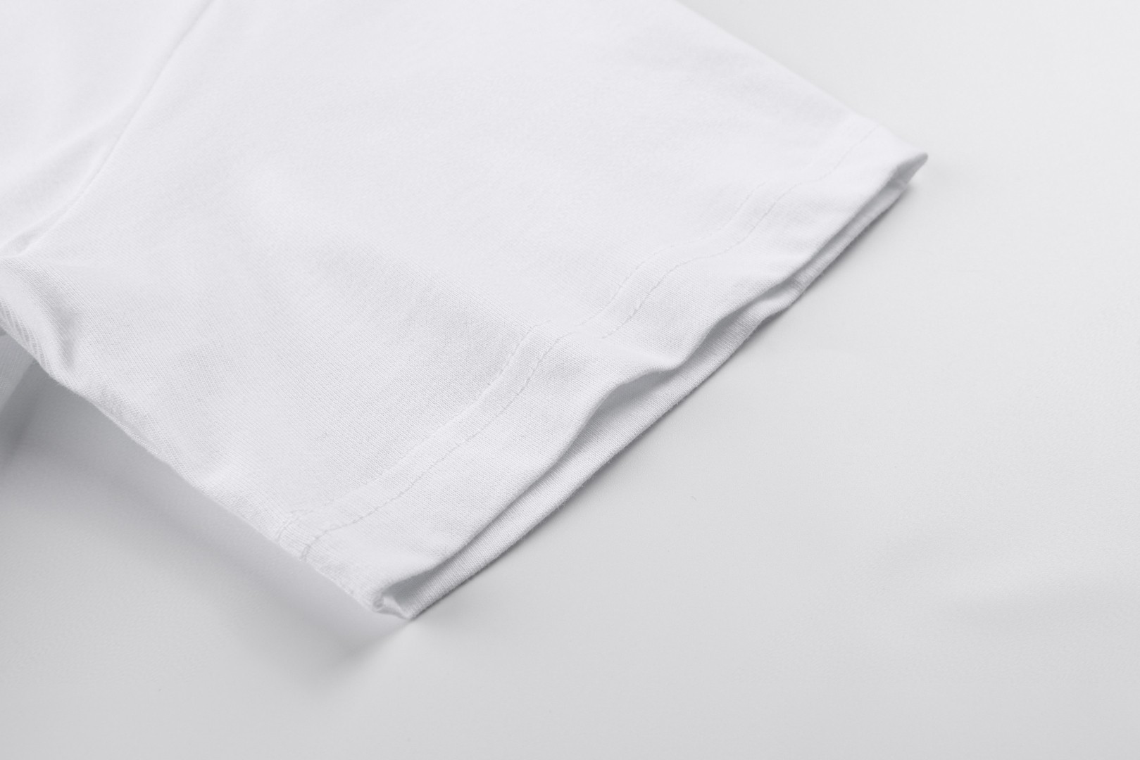 DIOR 迪奥 刺绣平纹圆领T恤 短袖 白色 黑色 A0 683J606A0677-C989