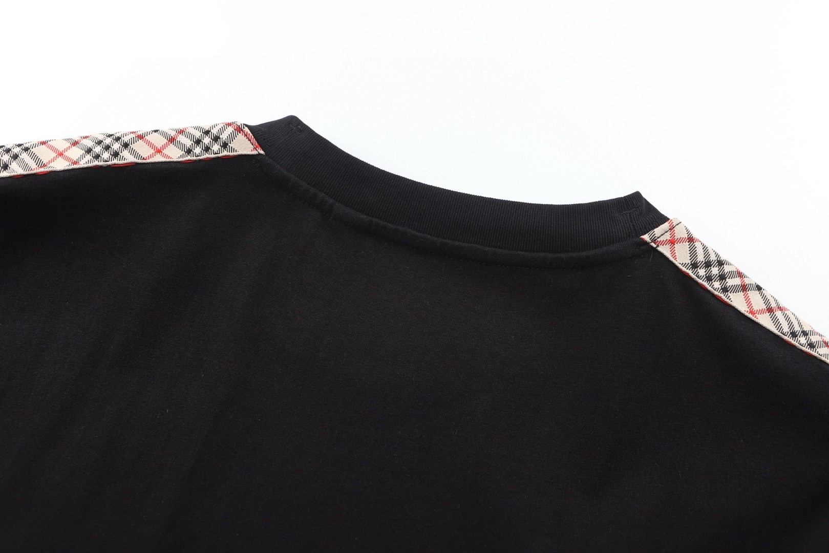 Burberry 巴宝莉肩带格纹装饰T恤 短袖 夏季 白色 黑色 A0 81062461