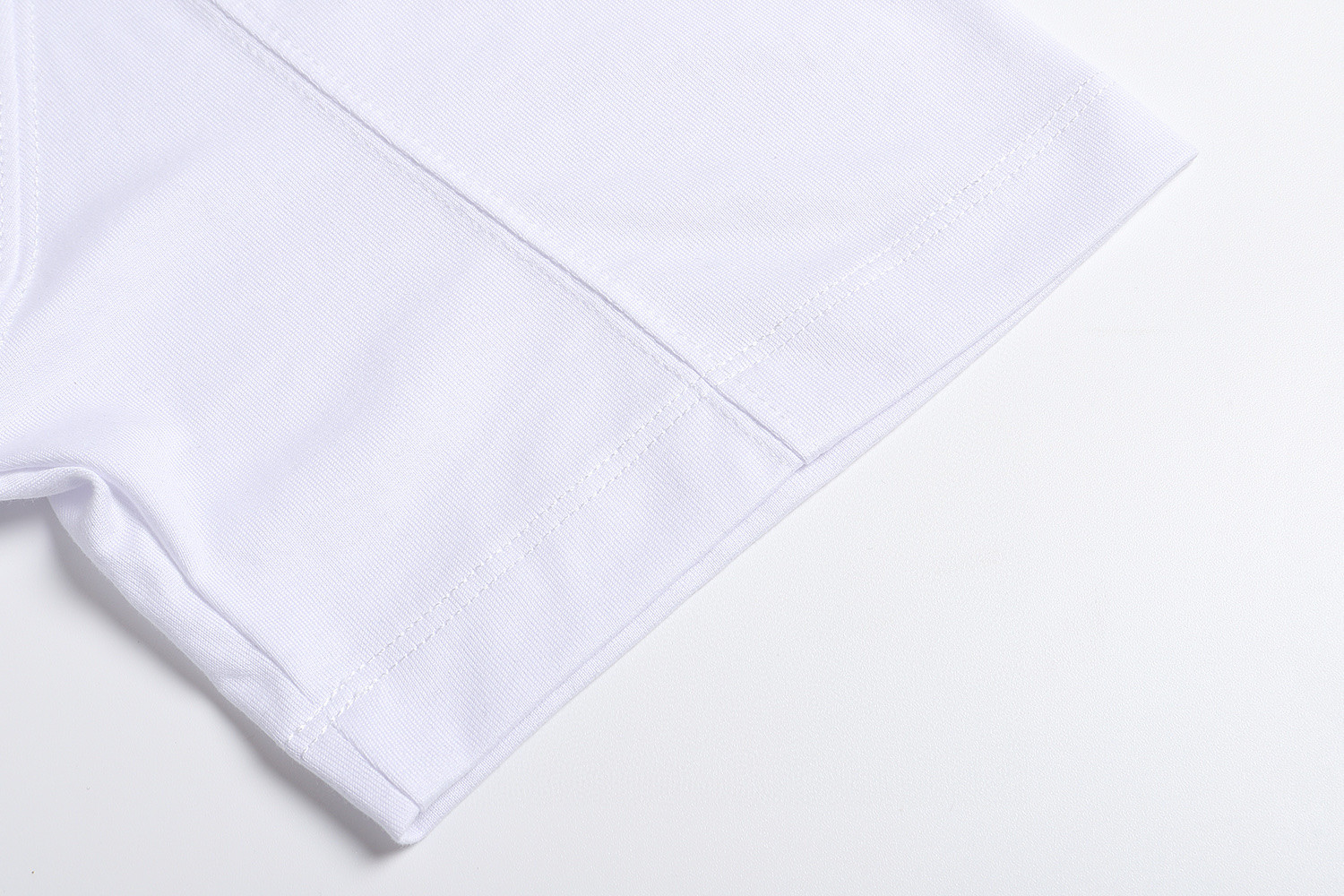 Brunello Cucinelli BC 经典刺绣圆领短袖 T恤 黑色 白色 A0