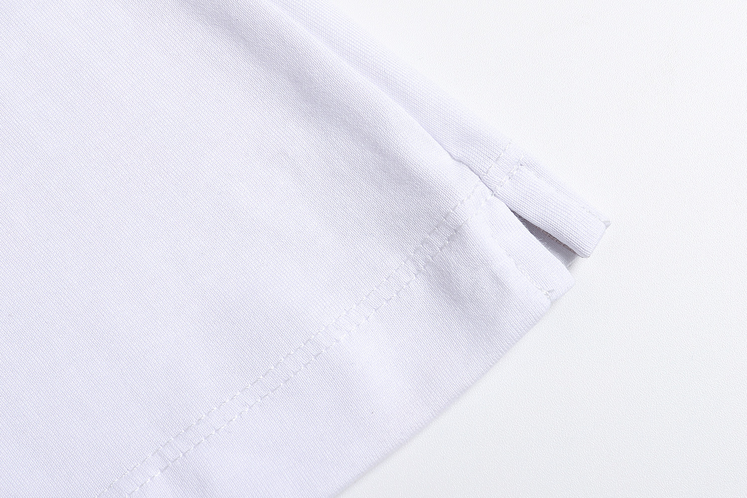 Brunello Cucinelli BC 经典刺绣圆领短袖 T恤 黑色 白色 A0