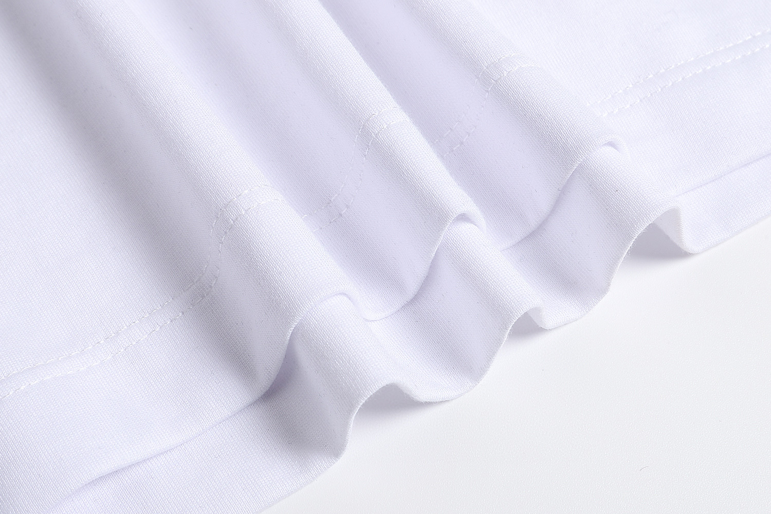 Brunello Cucinelli BC 经典刺绣圆领短袖 T恤 黑色 白色 A0