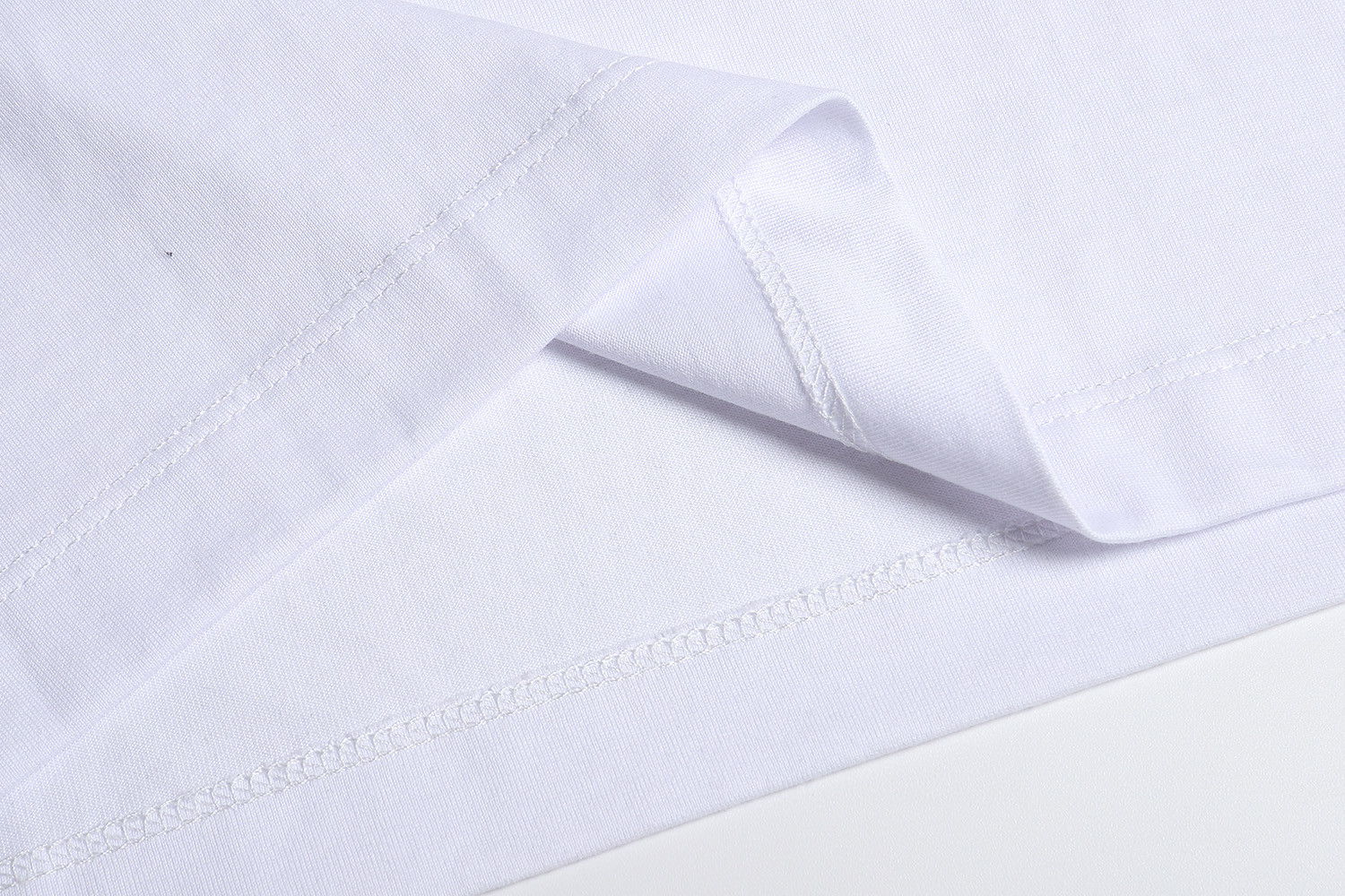 Brunello Cucinelli BC 经典刺绣圆领短袖 T恤 黑色 白色 A0