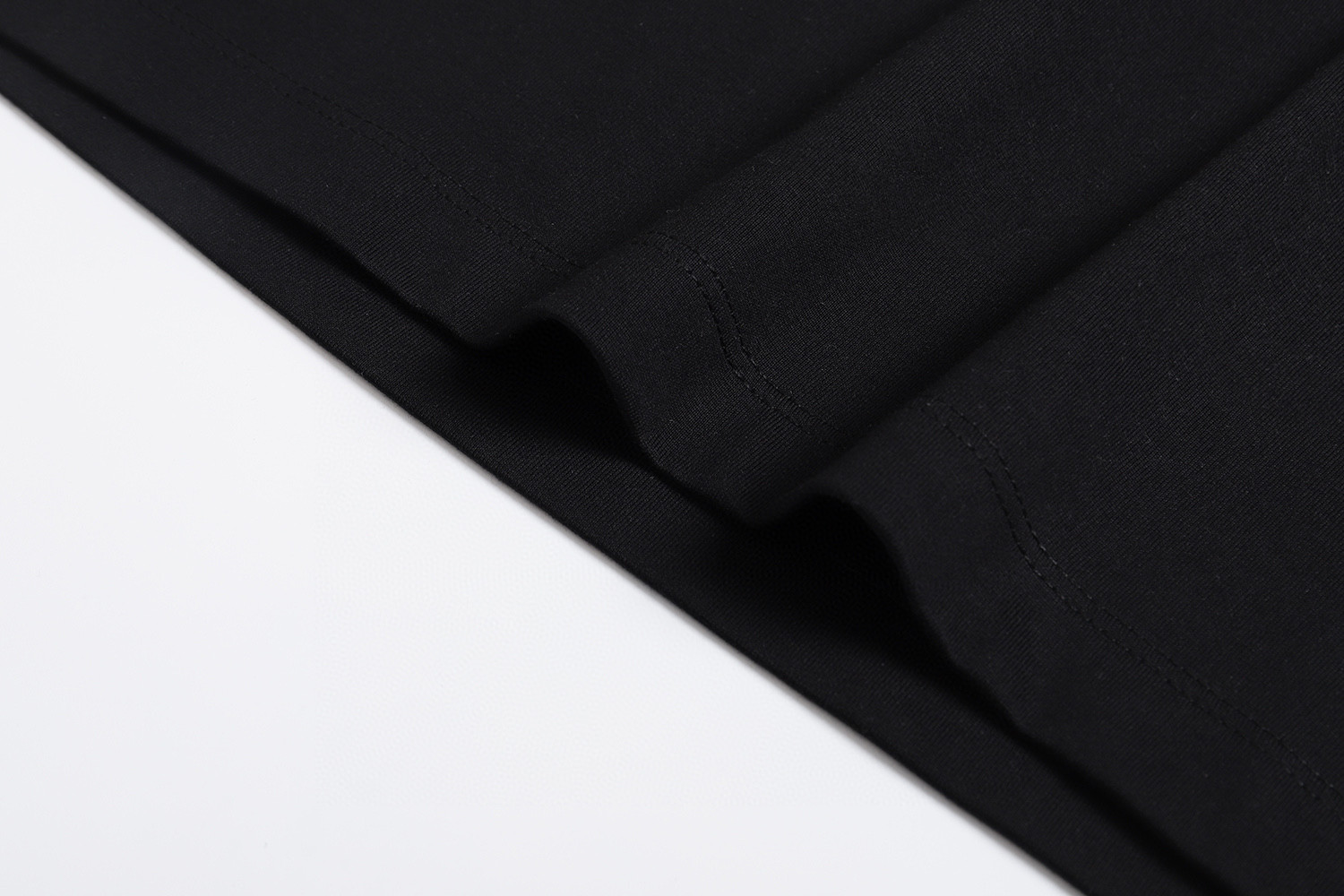 Brunello Cucinelli BC 经典刺绣圆领短袖 T恤 黑色 白色 A0