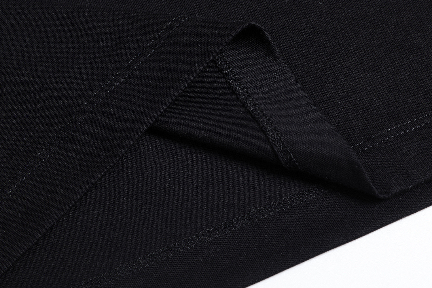 Brunello Cucinelli BC 经典刺绣圆领短袖 T恤 黑色 白色 A0