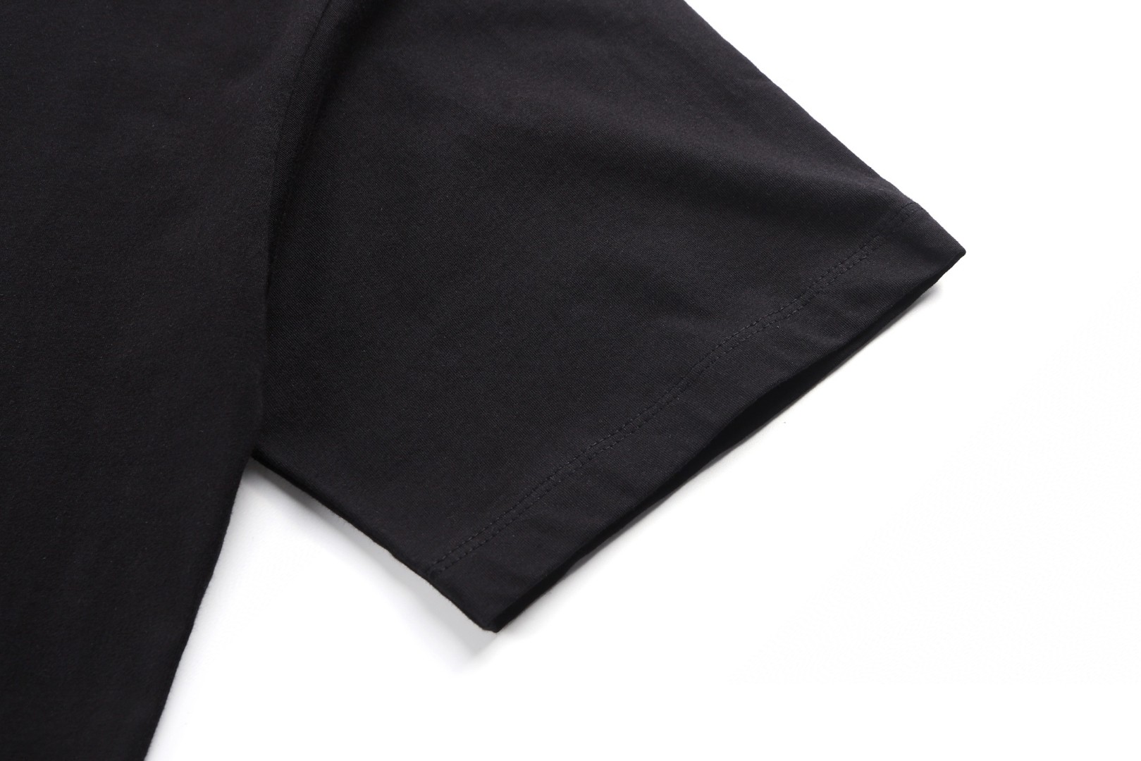 SAINT LAURENT YSL 圣罗兰 炫彩印花圆领短袖 T恤 夏款 黑色 A0 480406YB1GN9787