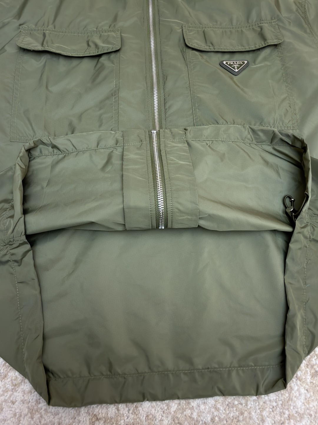 PRADA 普拉达 极简再生尼龙短袖衬衫 外套 绿色 B0 SC758-1WQ9-F0161-S-OOO