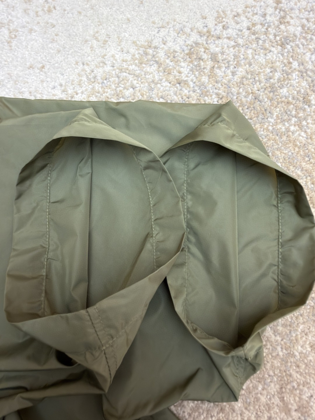 PRADA 普拉达 极简再生尼龙短袖衬衫 外套 绿色 B0 SC758-1WQ9-F0161-S-OOO