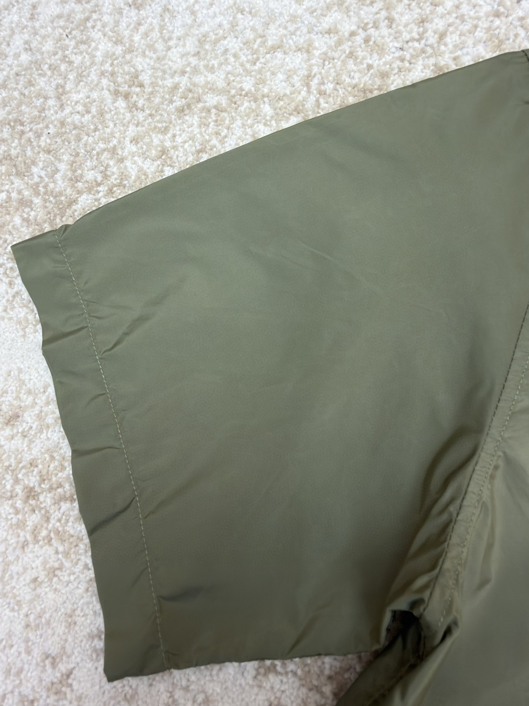 PRADA 普拉达 极简再生尼龙短袖衬衫 外套 绿色 B0 SC758-1WQ9-F0161-S-OOO