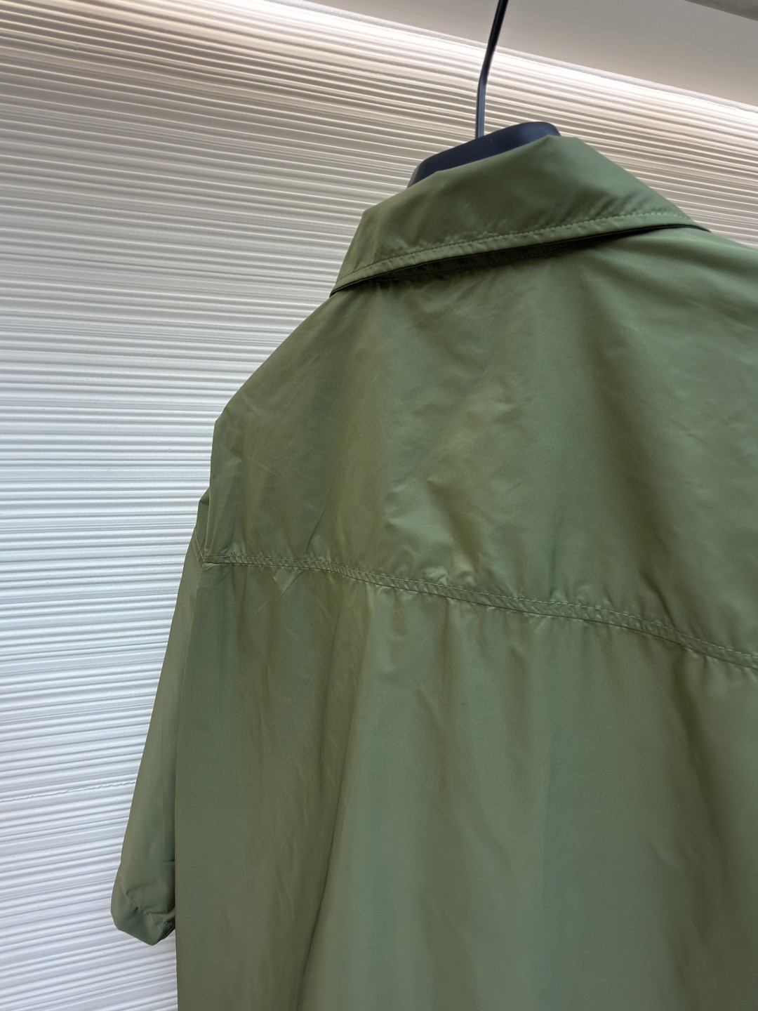 PRADA 普拉达 极简再生尼龙短袖衬衫 外套 绿色 B0 SC758-1WQ9-F0161-S-OOO