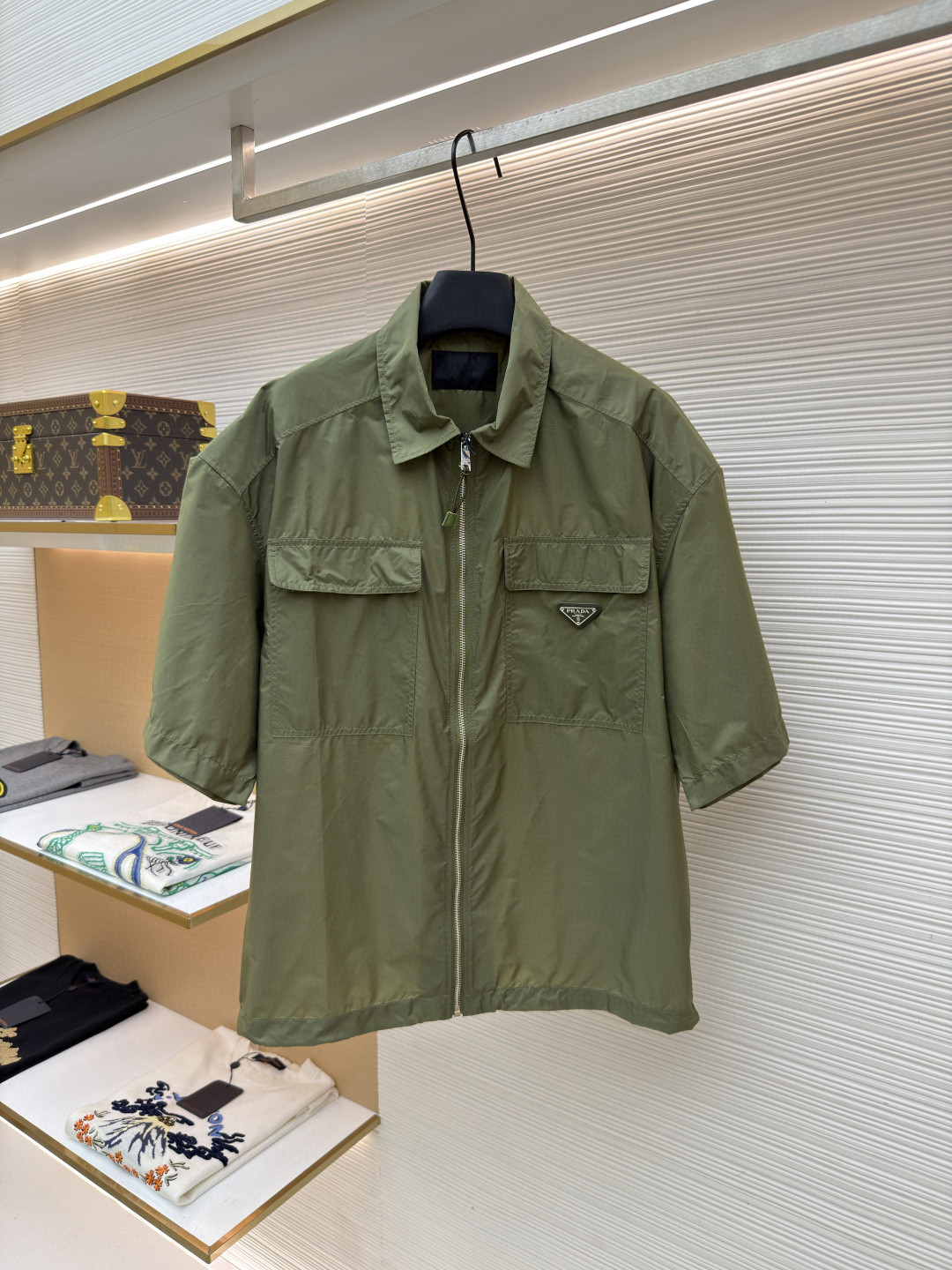 PRADA 普拉达 极简再生尼龙短袖衬衫 外套 绿色 B0 SC758-1WQ9-F0161-S-OOO