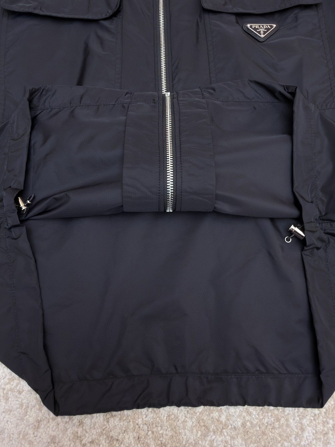 PRADA 普拉达 极简再生尼龙短袖衬衫 外套 黑色 A7 SC758-1WQ9-F0002-S-OOO