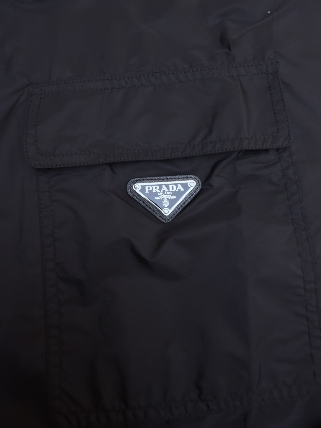 PRADA 普拉达 极简再生尼龙短袖衬衫 外套 黑色 A7 SC758-1WQ9-F0002-S-OOO