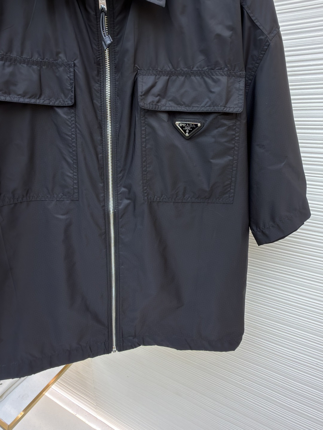 PRADA 普拉达 极简再生尼龙短袖衬衫 外套 黑色 A7 SC758-1WQ9-F0002-S-OOO