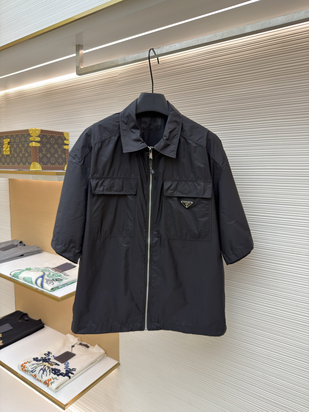 PRADA 普拉达 极简再生尼龙短袖衬衫 外套 黑色 A7 SC758-1WQ9-F0002-S-OOO