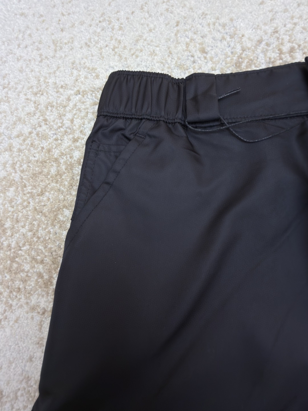 PRADA 普拉达 再生尼龙松紧腰工装短裤 休闲裤 裤子 短裤 黑色 B0