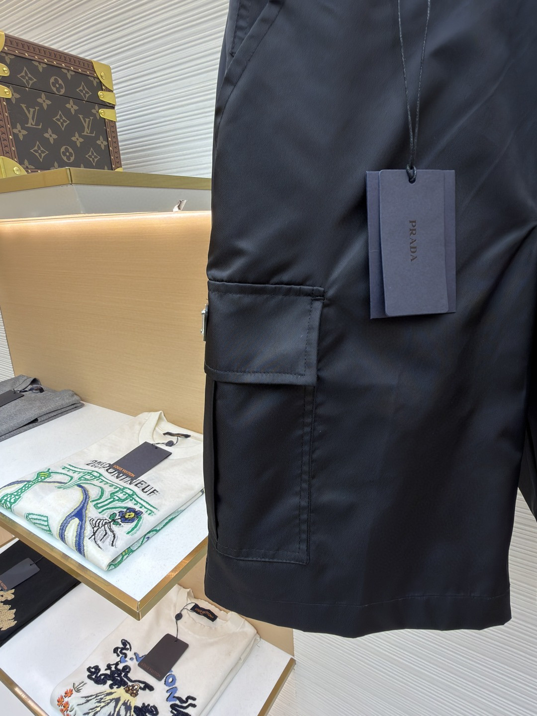 PRADA 普拉达 再生尼龙松紧腰工装短裤 休闲裤 裤子 短裤 黑色 B0