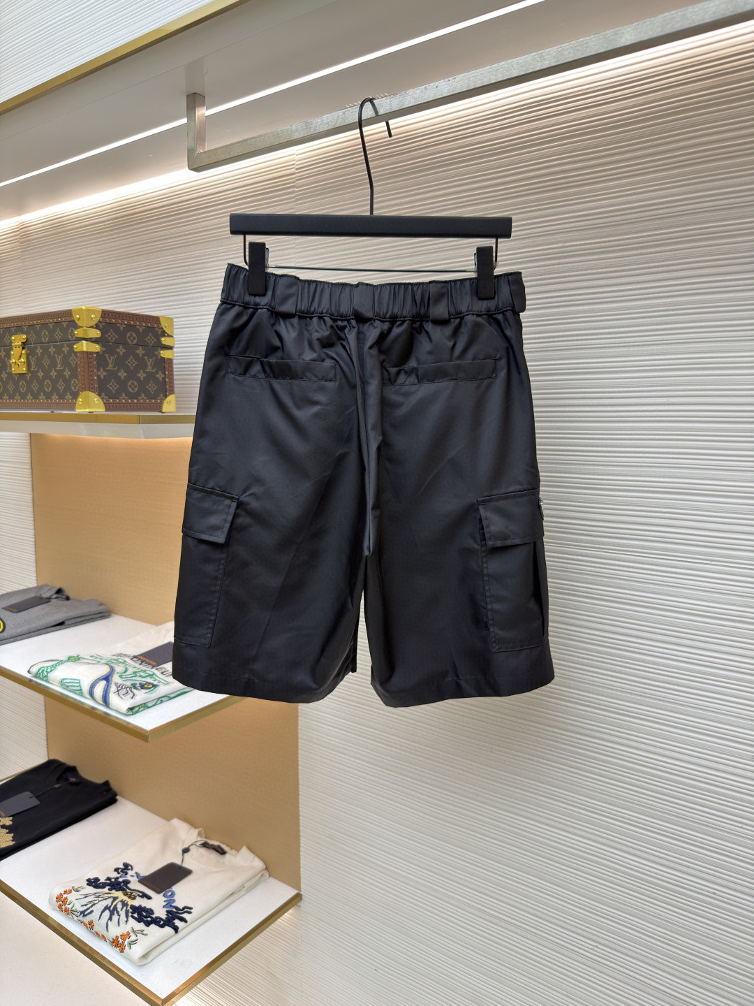 PRADA 普拉达 再生尼龙松紧腰工装短裤 休闲裤 裤子 短裤 黑色 B0