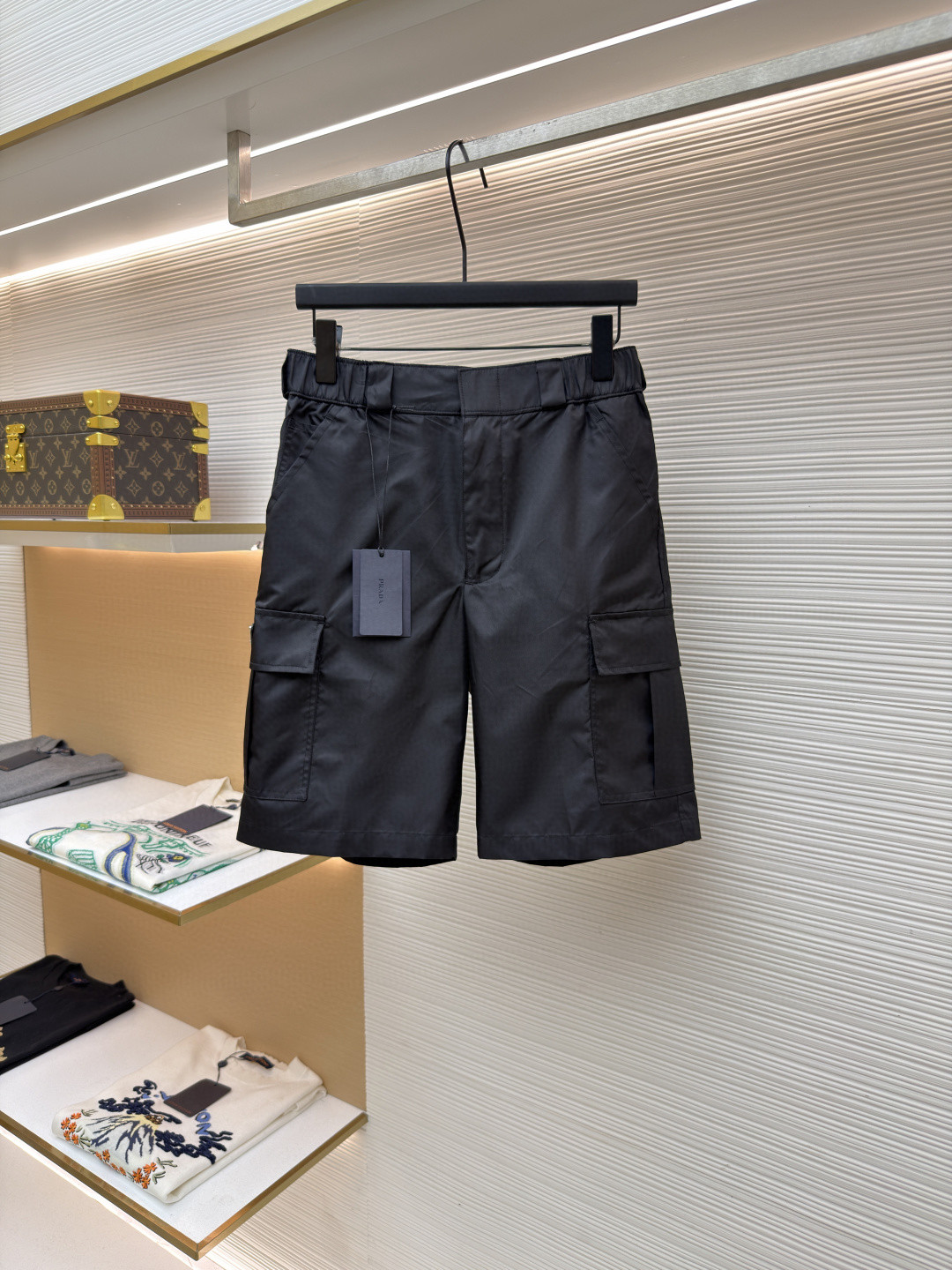 PRADA 普拉达 再生尼龙松紧腰工装短裤 休闲裤 裤子 短裤 黑色 B0