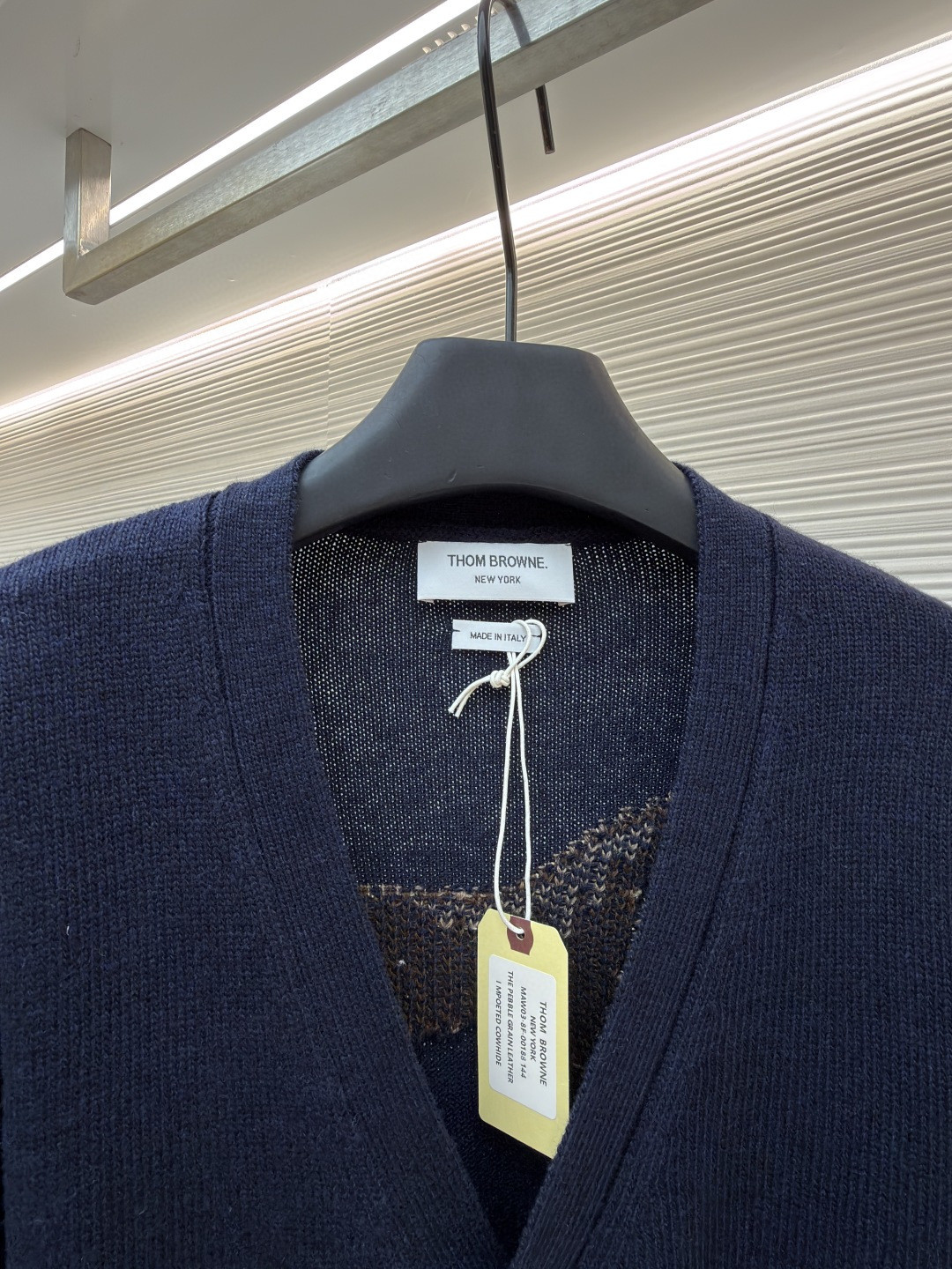 THOM BROWNE 后背小马图案V领开衫 针织衫 毛衣 外套 长袖 海军蓝 B0 MKC624A-Y1029-415