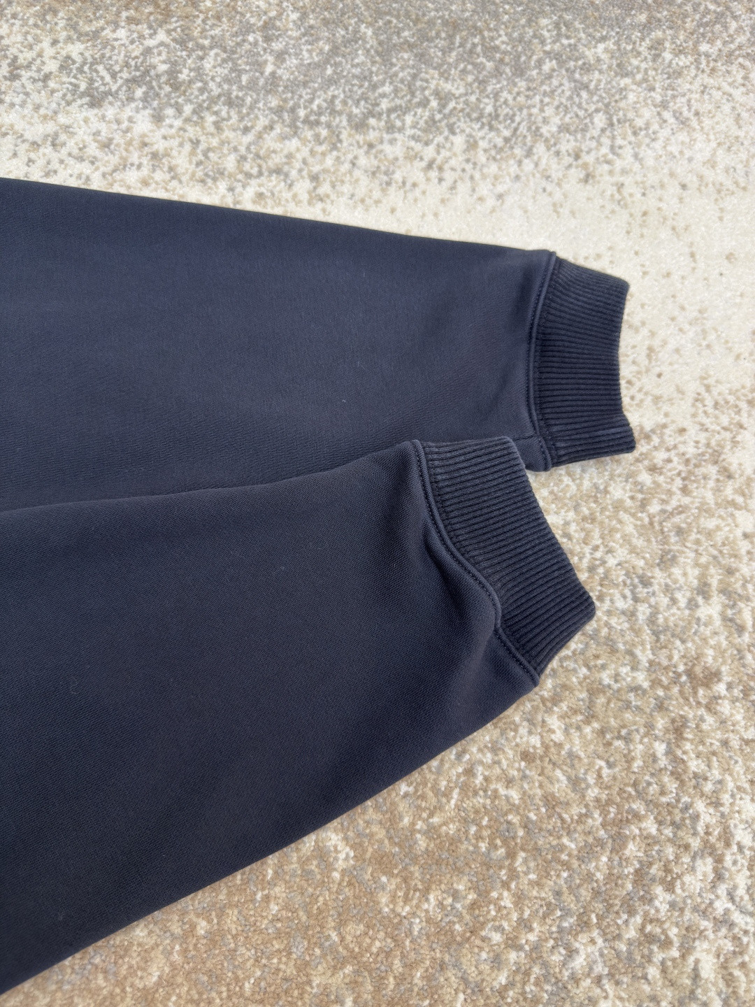 Acne Studios 胸前徽标圆领卫衣 T恤 长袖 白色 黑色 A5 CI0169-900