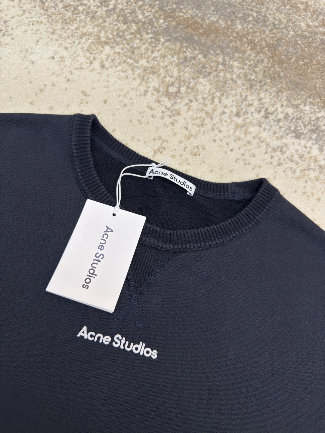 Acne Studios 胸前徽标圆领卫衣 T恤 长袖 白色 黑色 A5 CI0169-900