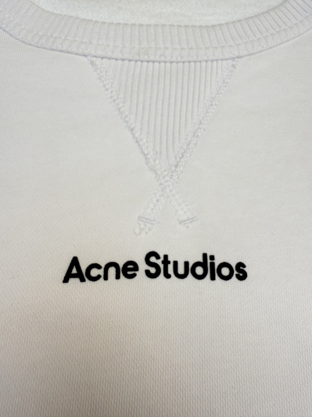 Acne Studios 胸前徽标圆领卫衣 T恤 长袖 白色 黑色 A5 CI0169-900
