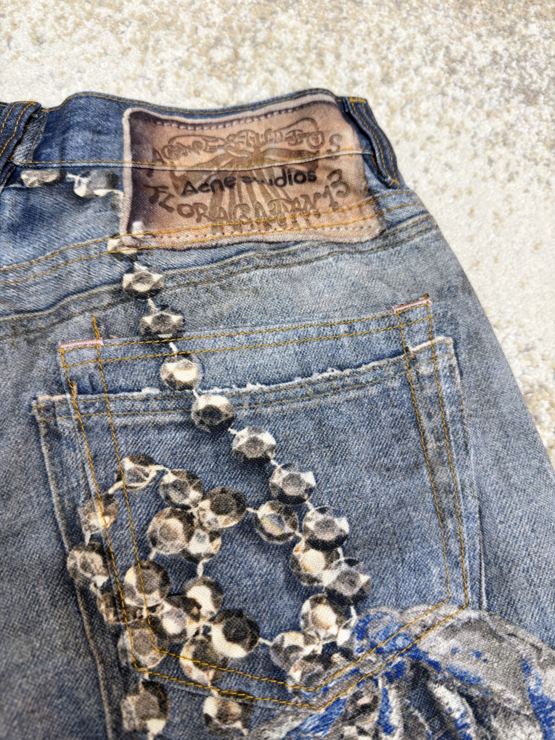 Acne Studios 水晶蝴蝶结3D错视小熊印花牛仔裤 长裤 裤子 蓝色 B0 CK0135-AUZ142