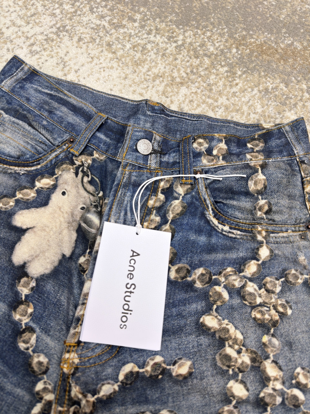 Acne Studios 水晶蝴蝶结3D错视小熊印花牛仔裤 长裤 裤子 蓝色 B0 CK0135-AUZ142