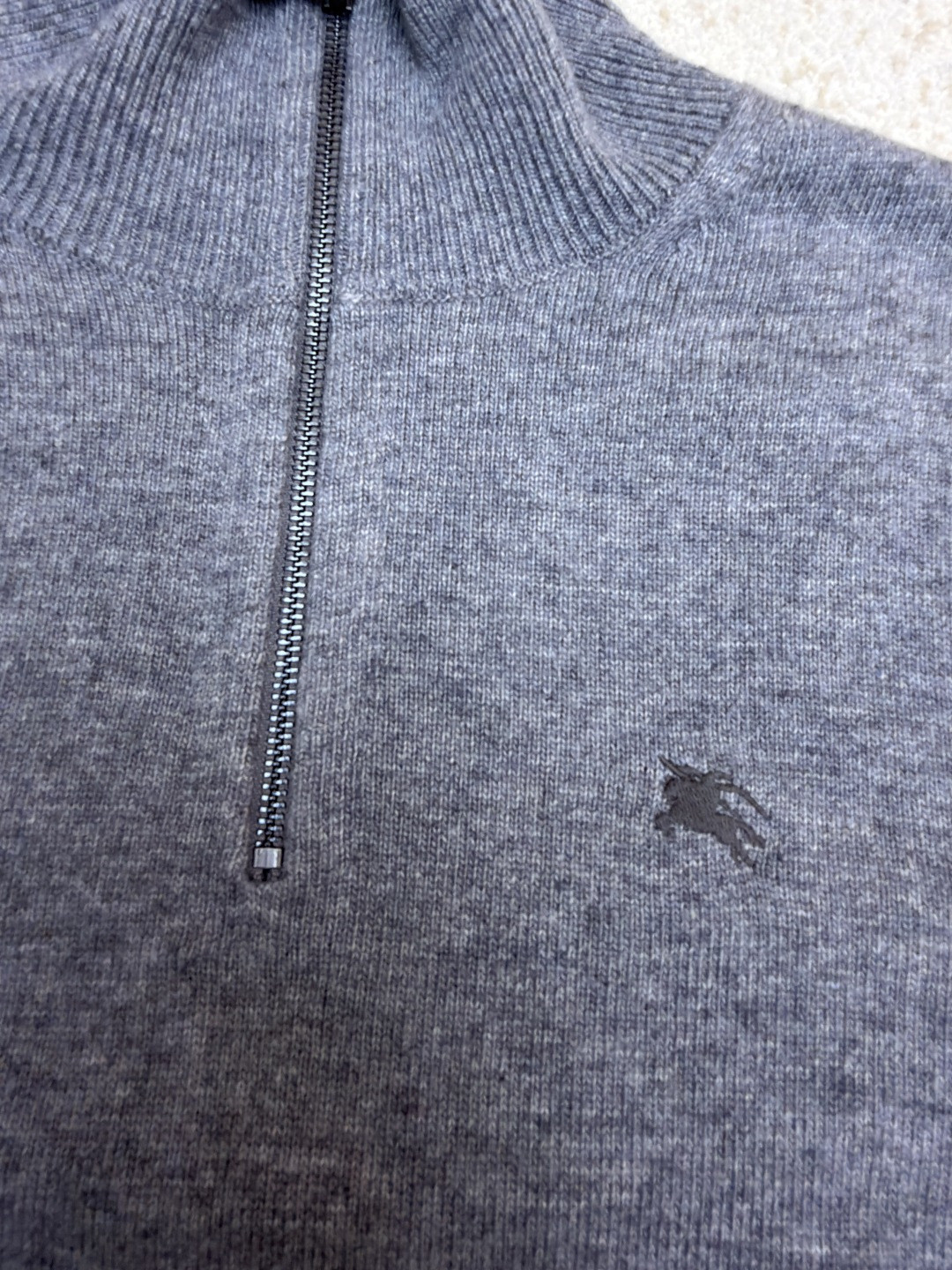 Burberry 巴宝莉 刺绣半拉链高领针织衫 毛衣 长袖 外套 灰色 蓝色 B0 81121321