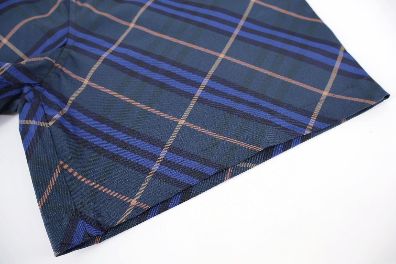 Burberry 巴宝莉 斜纹战马松紧腰沙滩短裤 裤子 五分裤 休闲裤 米色 卡其色 蓝色 A5 81055081