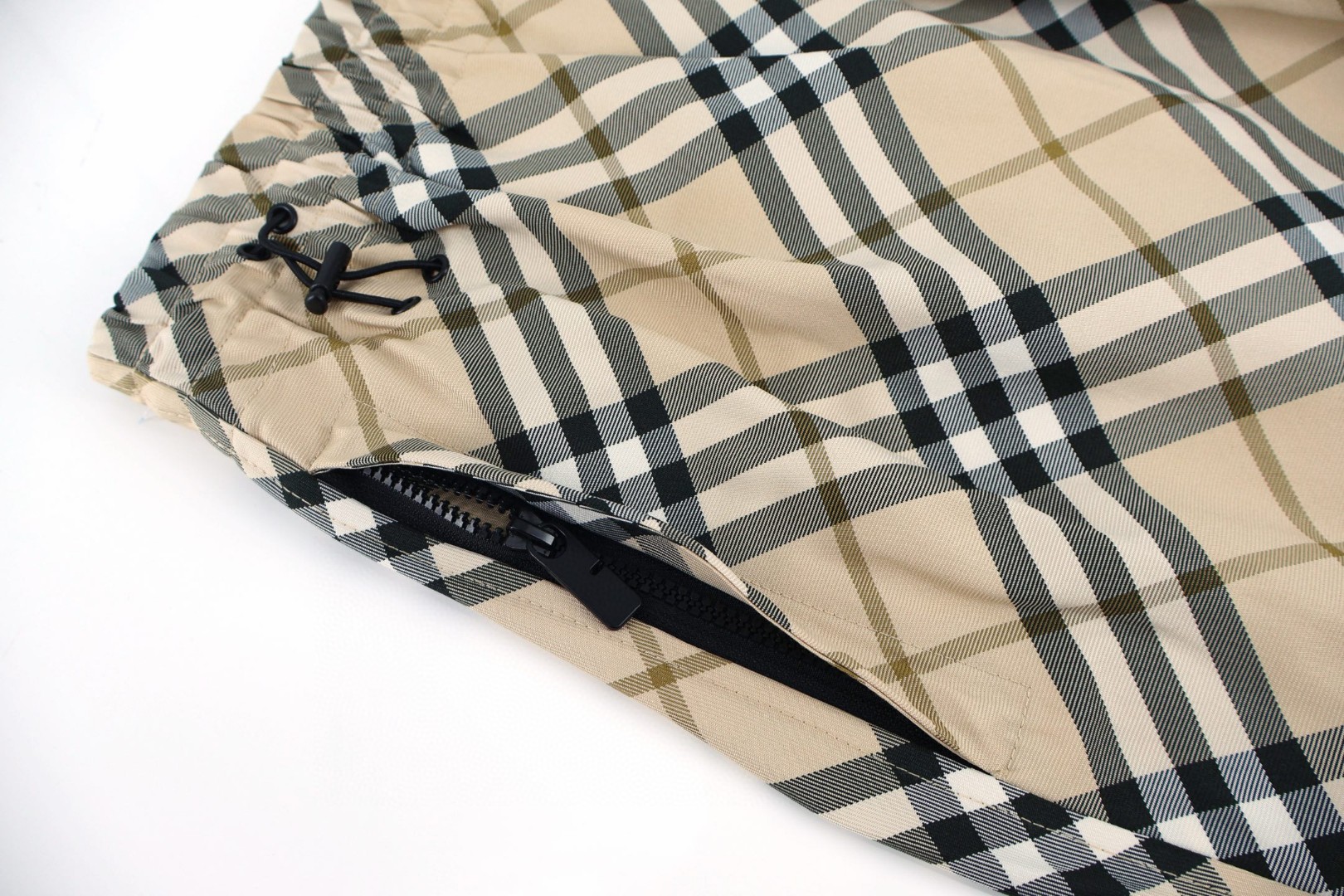 Burberry 巴宝莉 斜纹战马松紧腰沙滩短裤 裤子 五分裤 休闲裤 米色 卡其色 蓝色 A5 81055081