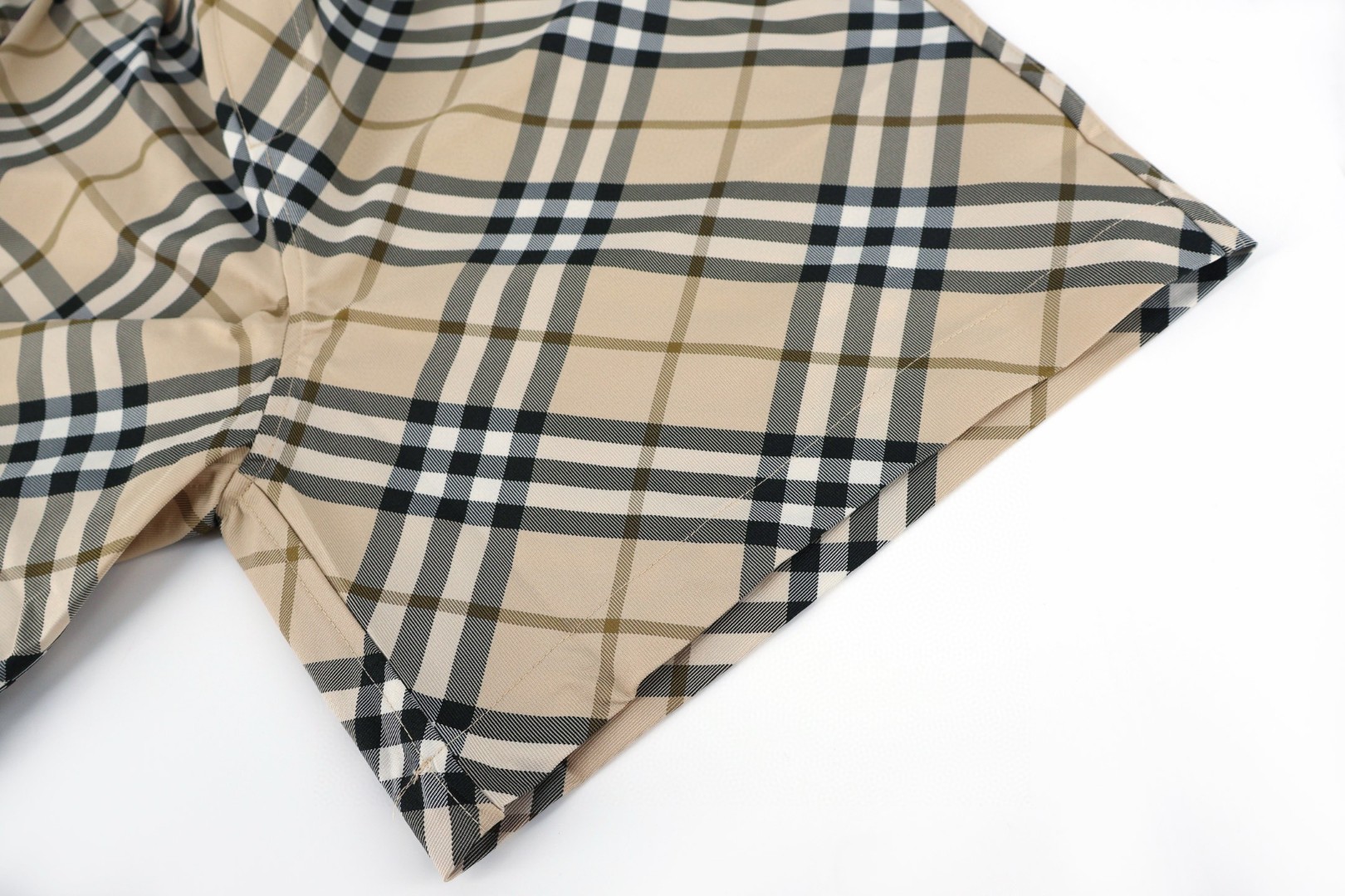 Burberry 巴宝莉 斜纹战马松紧腰沙滩短裤 裤子 五分裤 休闲裤 米色 卡其色 蓝色 A5 81055081