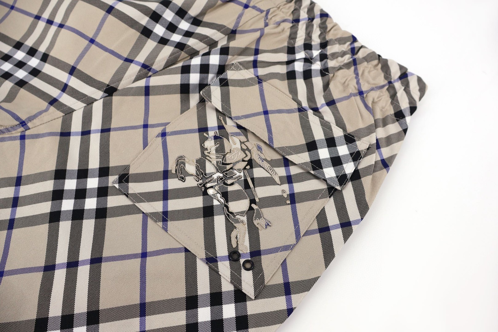 Burberry 巴宝莉 斜纹战马松紧腰沙滩短裤 裤子 五分裤 休闲裤 米色 卡其色 蓝色 A5 81055081