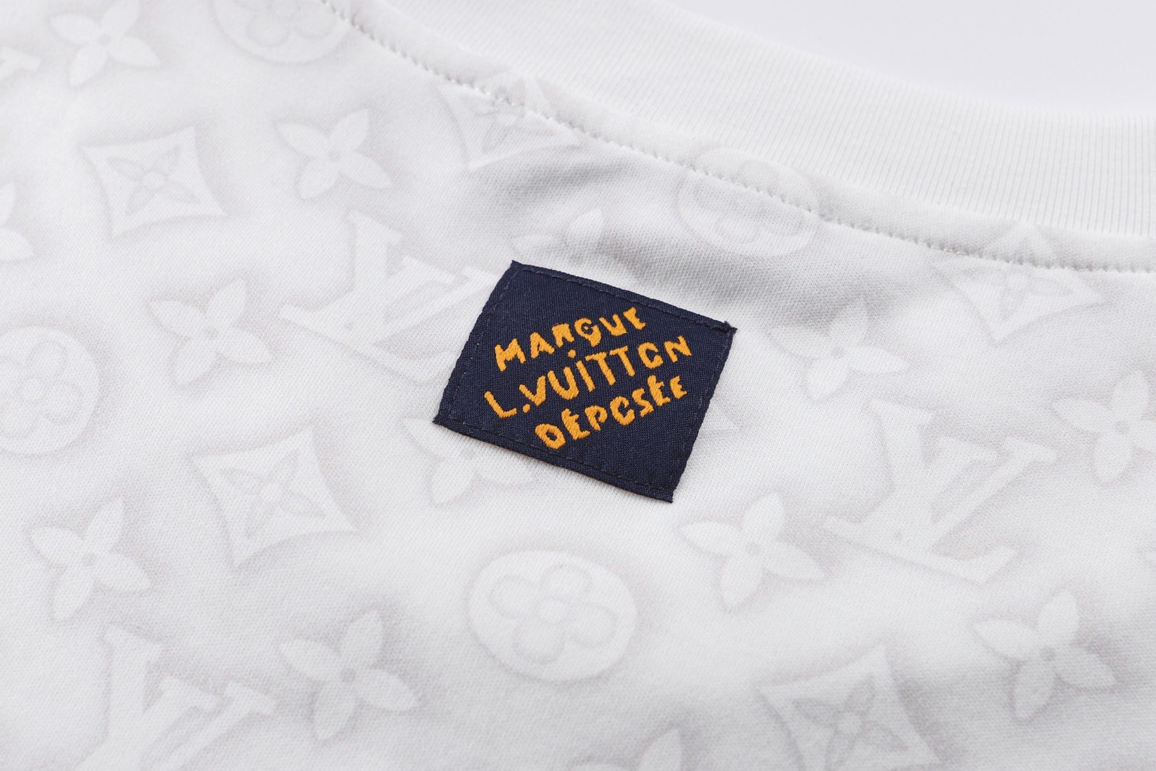 LOUIS VUITTON 路易威登 LV 老花满印T恤 短袖 白色 A0 1AJCB9