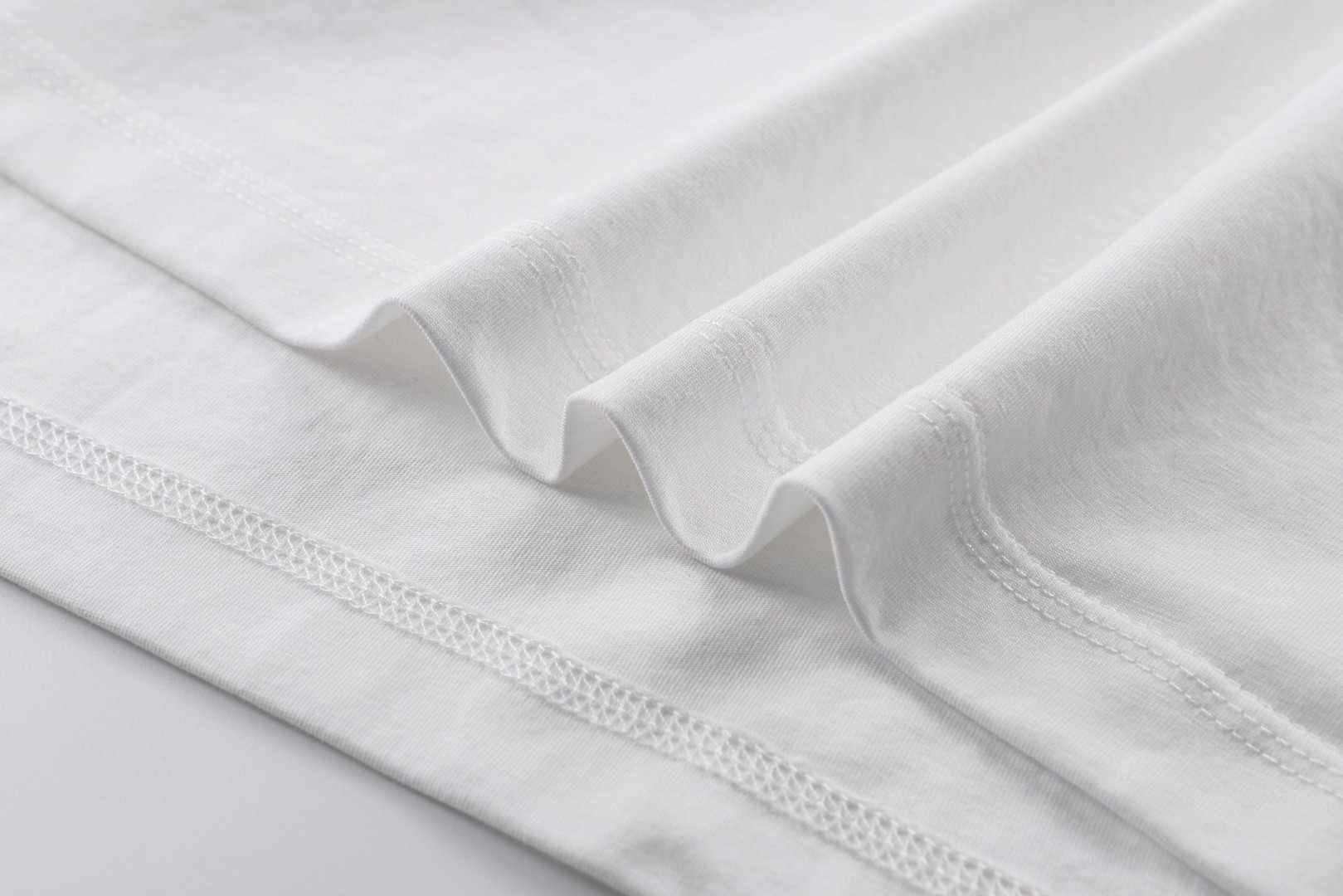 Burberry 巴宝莉  蓝马刺绣圆领T恤 短袖 夏季 白色 黑色 A0 80882951