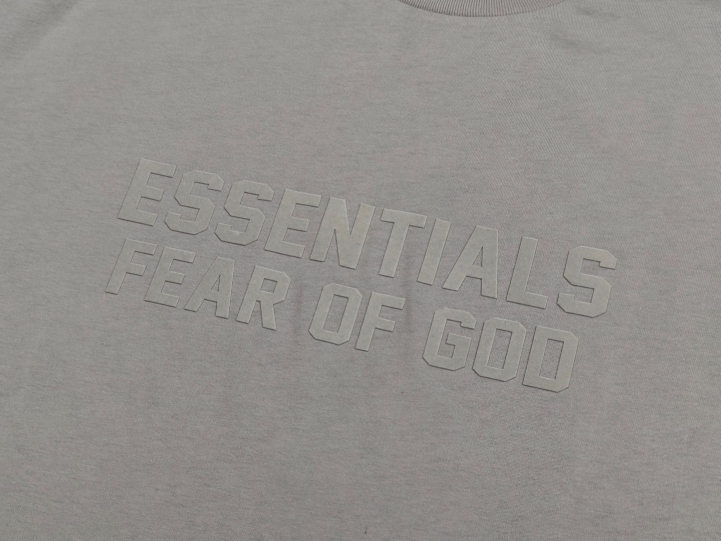 Fear of God Essentials 双排植绒字母印花圆领短袖 T恤 男女同款 夏款 珊瑚红 烟丝色 黑棕色 蛋壳白 烟灰色