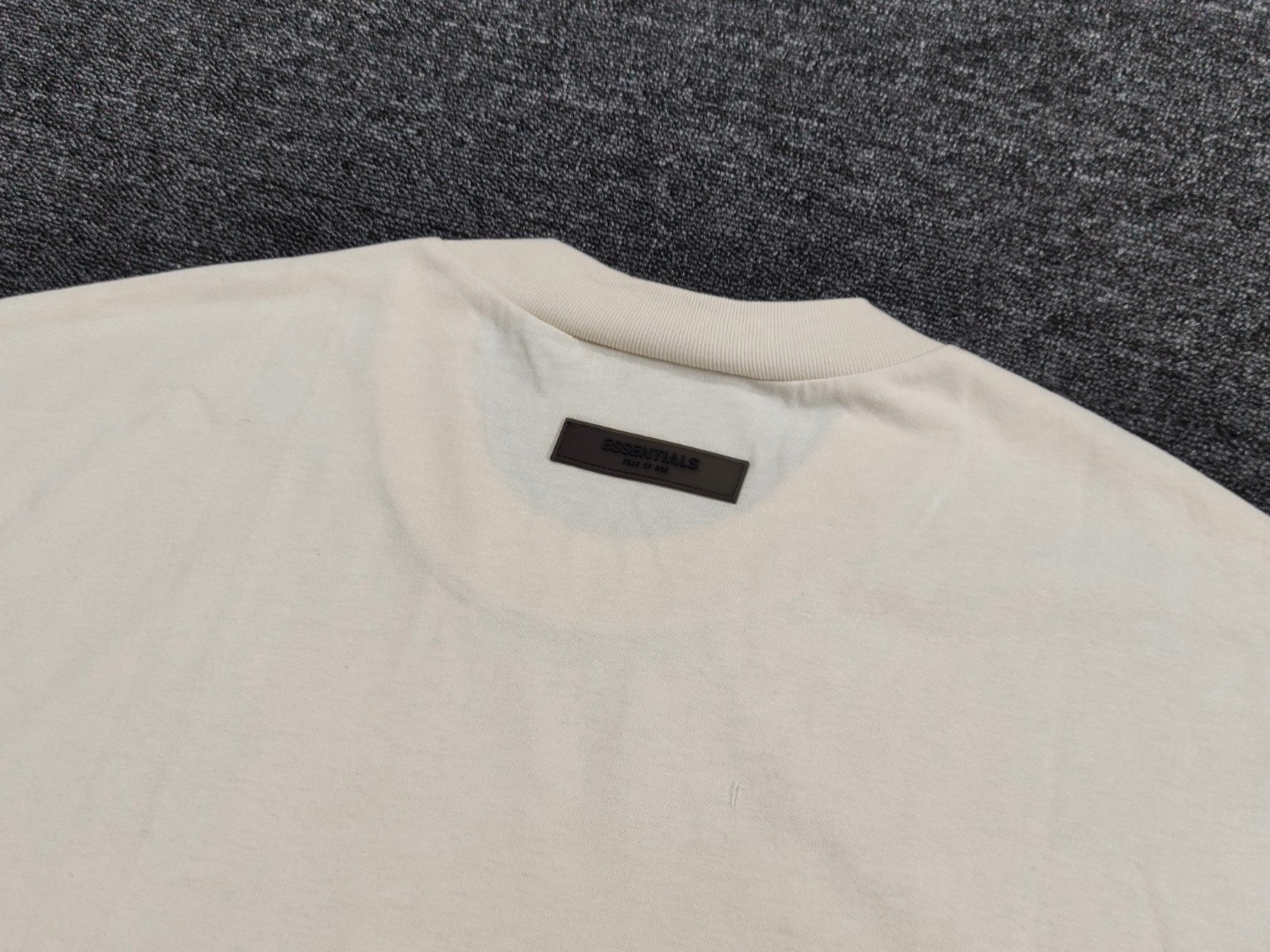 Fear of God Essentials 双排植绒字母印花圆领短袖 T恤 男女同款 夏款 珊瑚红 烟丝色 黑棕色 蛋壳白 烟灰色