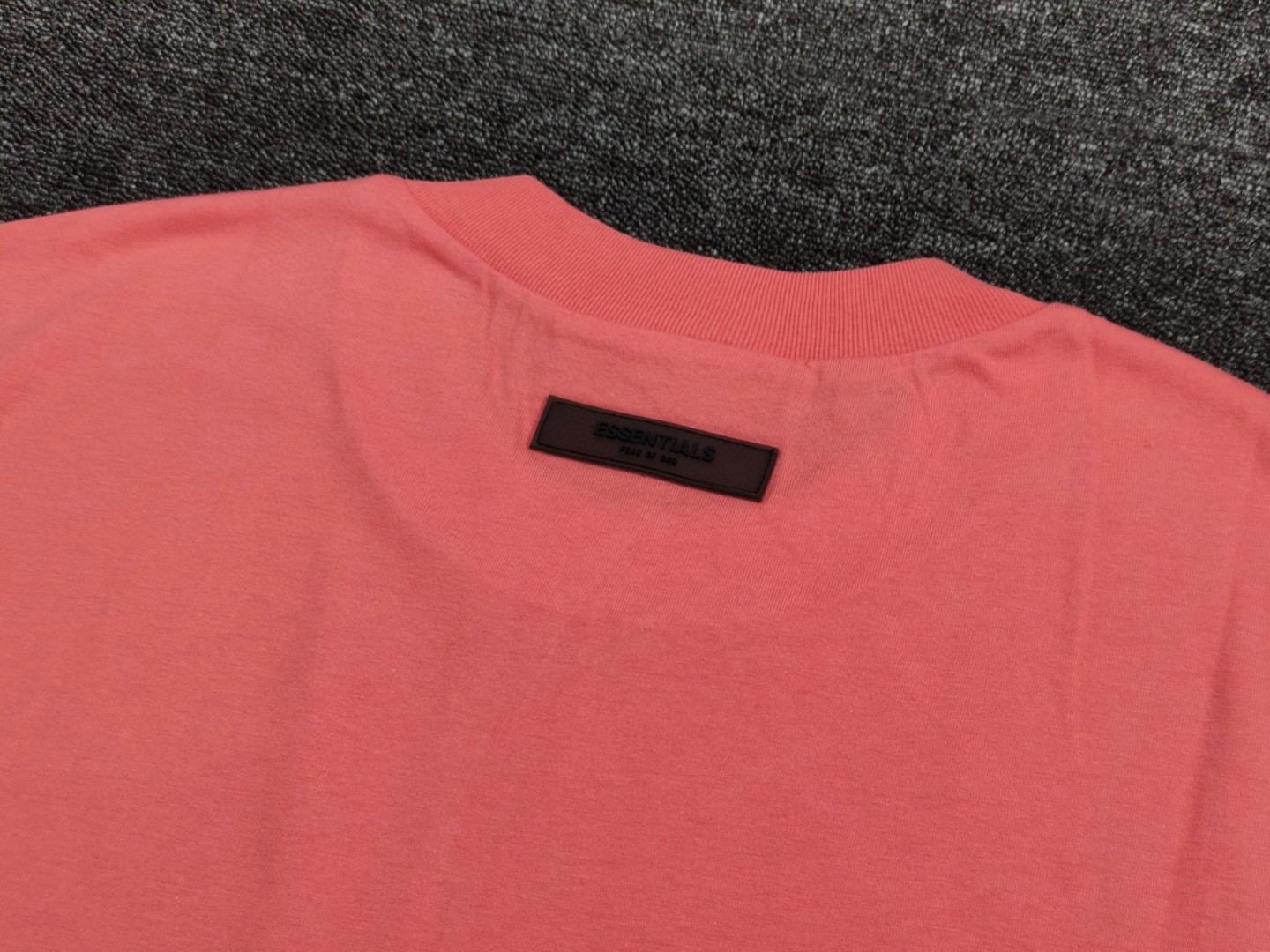 Fear of God Essentials 双排植绒字母印花圆领短袖 T恤 男女同款 夏款 珊瑚红 烟丝色 黑棕色 蛋壳白 烟灰色