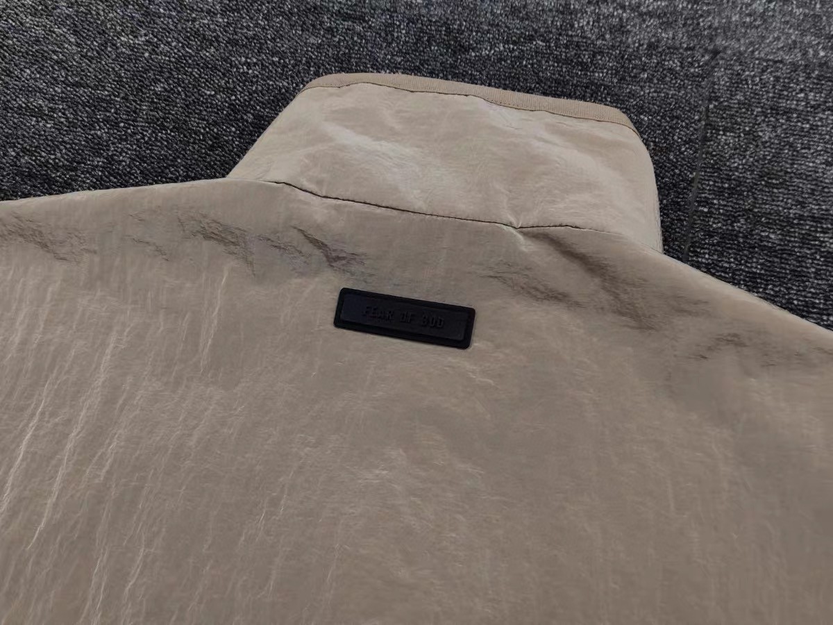 Fear of God Essentials 金属尼龙梭织落肩短袖 外套 男女同款 夏款 金属铜