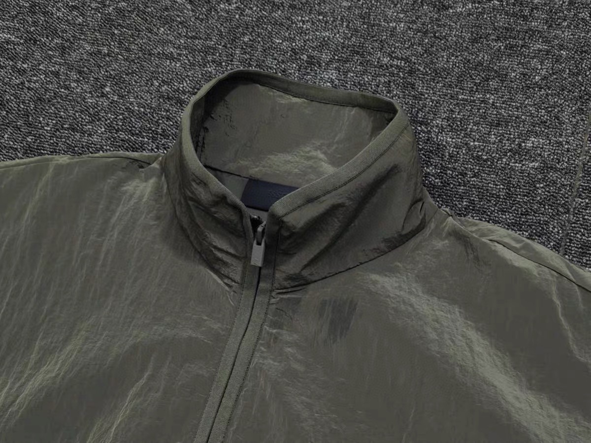 Fear of God Essentials 金属尼龙梭织落肩短袖 外套 男女同款 夏款 金属铜